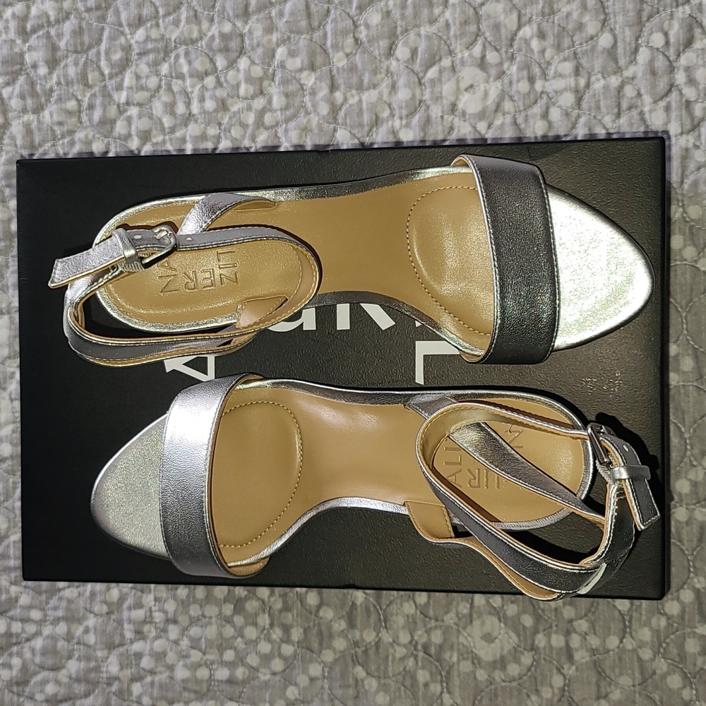 Naturalizer high heel strappy dress sandal
